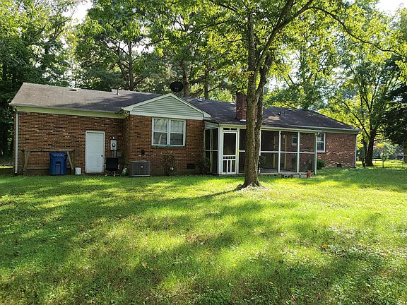 5th image of 1054 Whippingham Pkwy