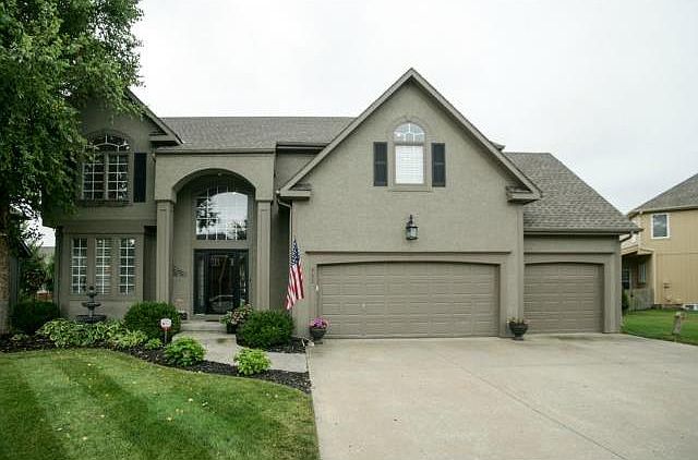1st image of 337 NE Parks Edge Dr