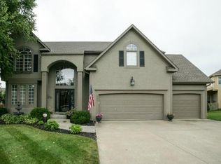 337 NE Parks Edge Dr, Lees Summit, MO 64064