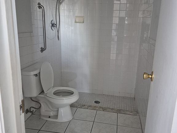 3rd image of 8808 SE 87th Ter