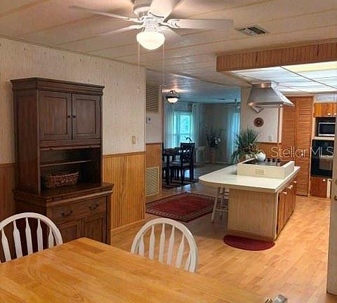 3rd image of 136 Forest Ln #4