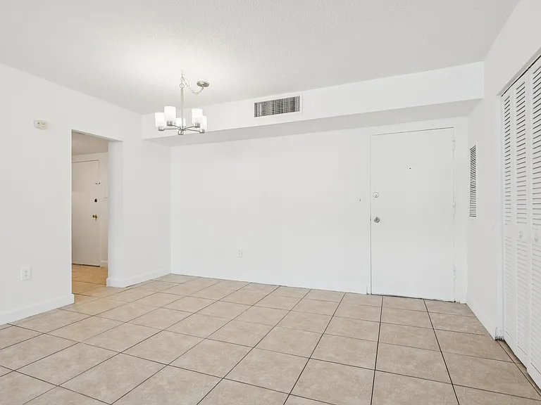 2 Bed 2 Bath Unit