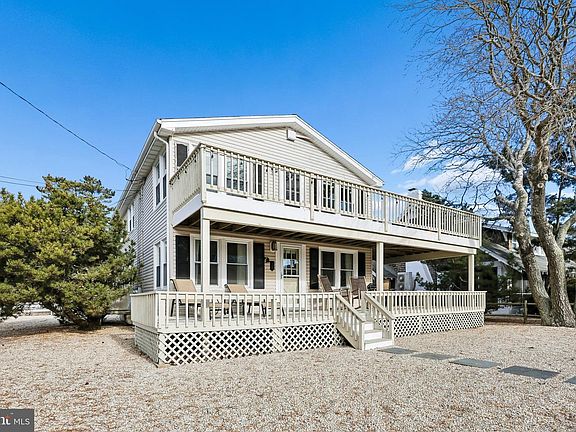 3rd image of 223 Stratford Ave #225