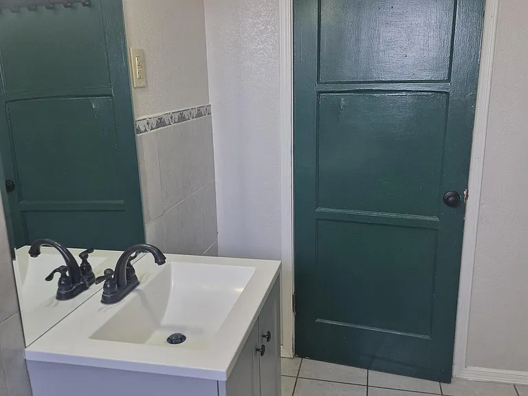 3915 Mobile Ave #3 — Photo 14