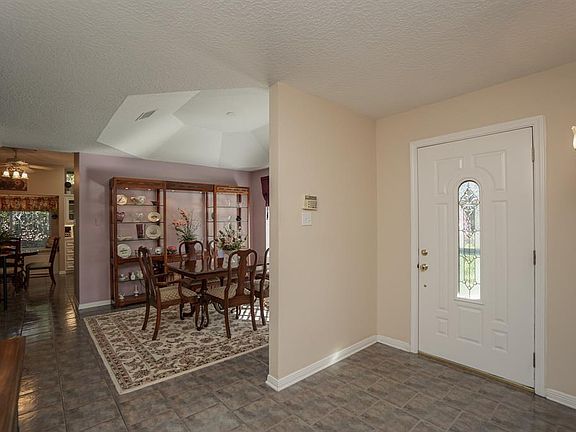 3rd image of 827 Millpond Dr