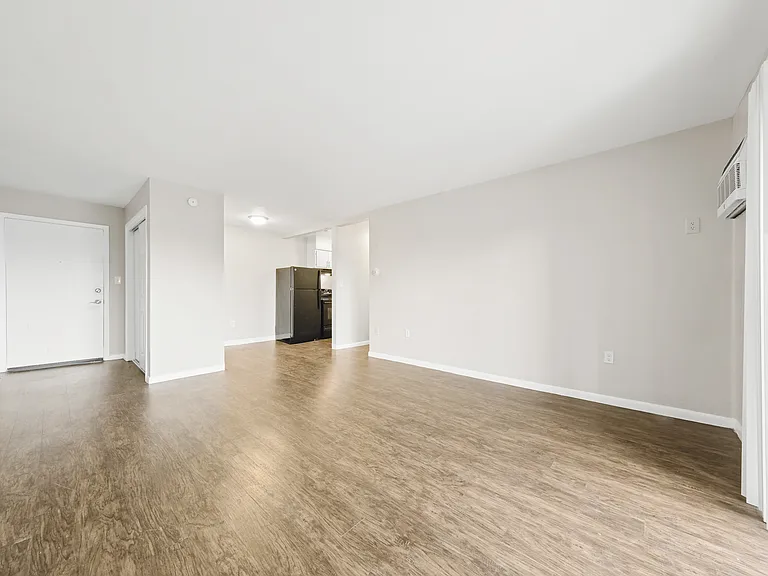 Tailwinds Apartments — Photo 35