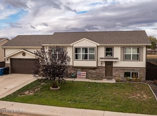 530 5th Ave SE, Dickinson, ND 58601