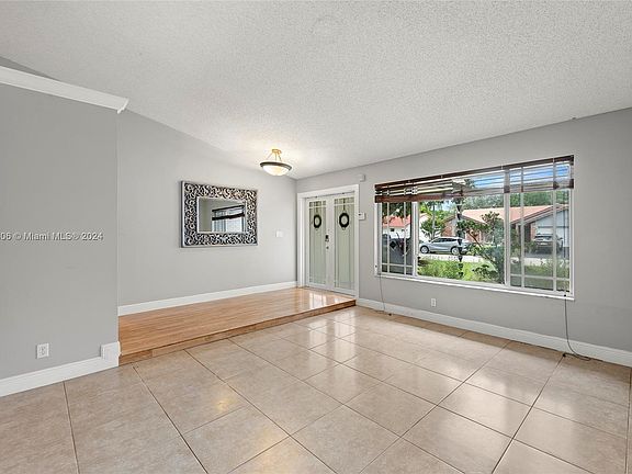 4th image of 320 NW 107th Ave