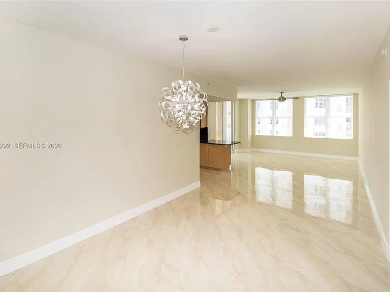 511 SE 5th Ave — Photo 8