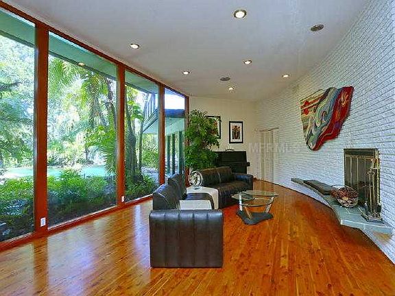 4th image of 1423 S Lake Shore Dr