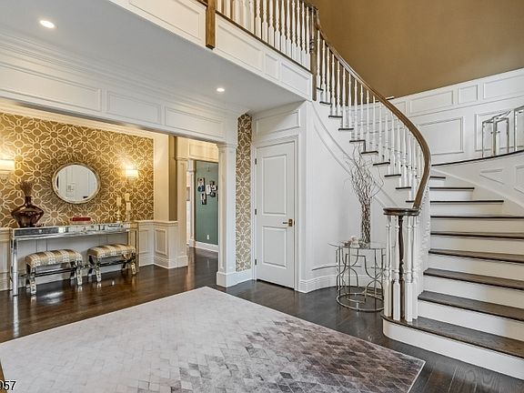 5th image of 2 Hobson Drive