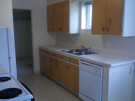 4th image of 2521-23-25-27 Thames St #2523