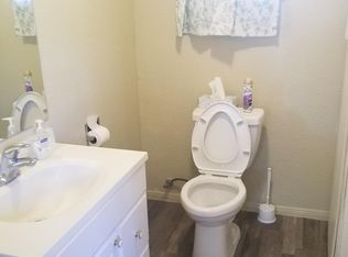 9216 Flora Vista St, Apple Valley, CA 92308