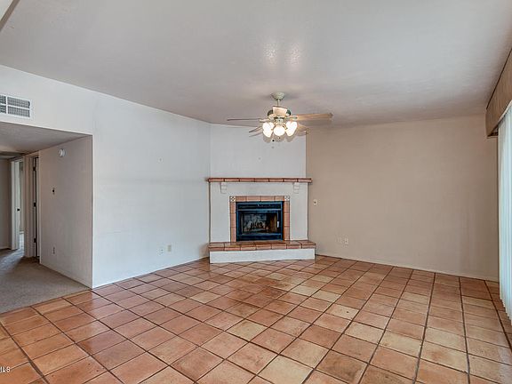 4th image of 3122 E Diamond Ave