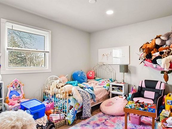2nd image of 917 Buena Vista Dr APT 3