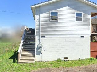 191 8th St, Rainelle, WV 25962