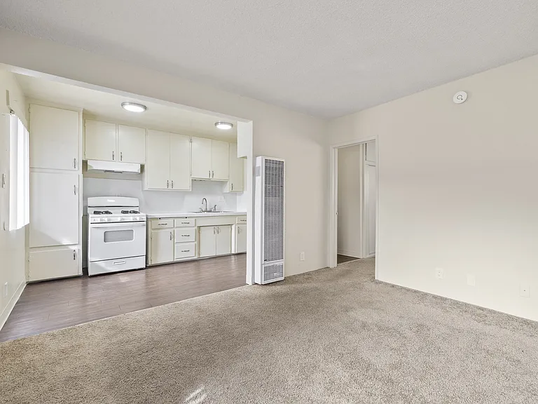 1135 Wilmington Blvd — Photo 10