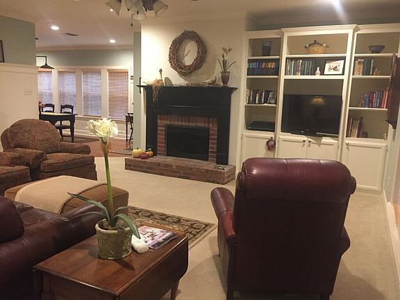 5th image of 210 Turtle Creek Dr