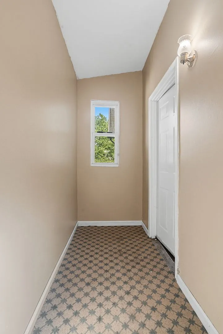 59 Waverly St — Photo 2