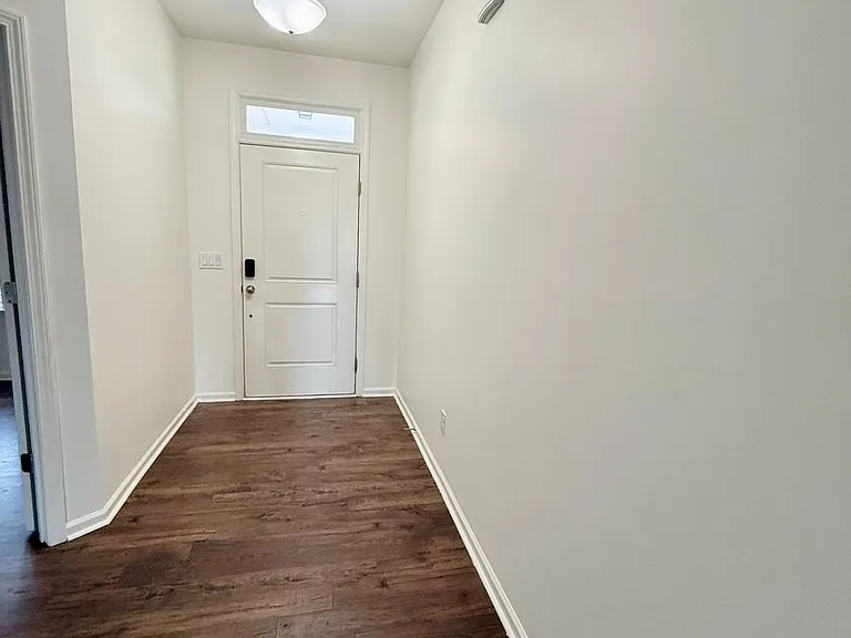 4909 Grace View Dr — Photo 4