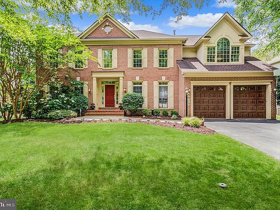 3rd image of 9912 Bald Cypress Dr