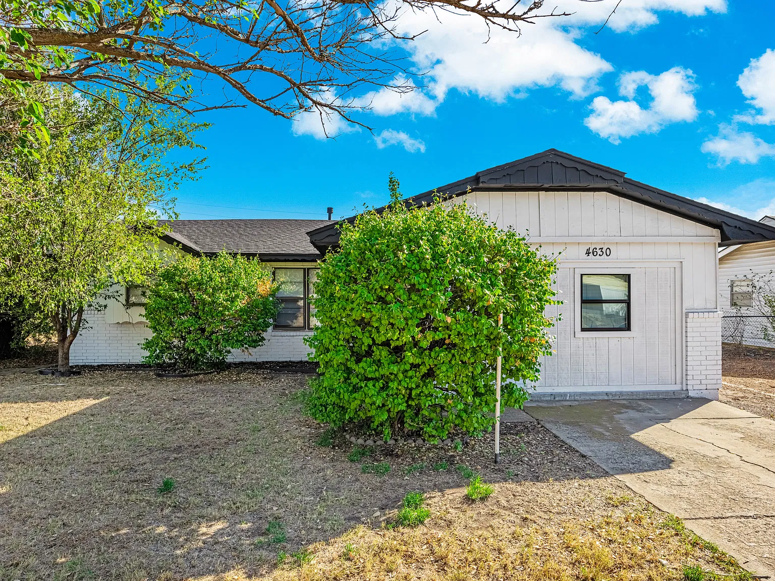 4 bed, 1200 sqft, $1,350 — Photo 1