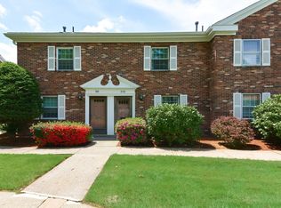 202 Windsor Dr #202, Framingham, MA 01701