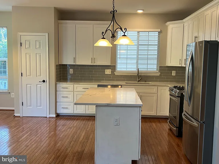 7689 Graysons Mill Ln — Photo 9