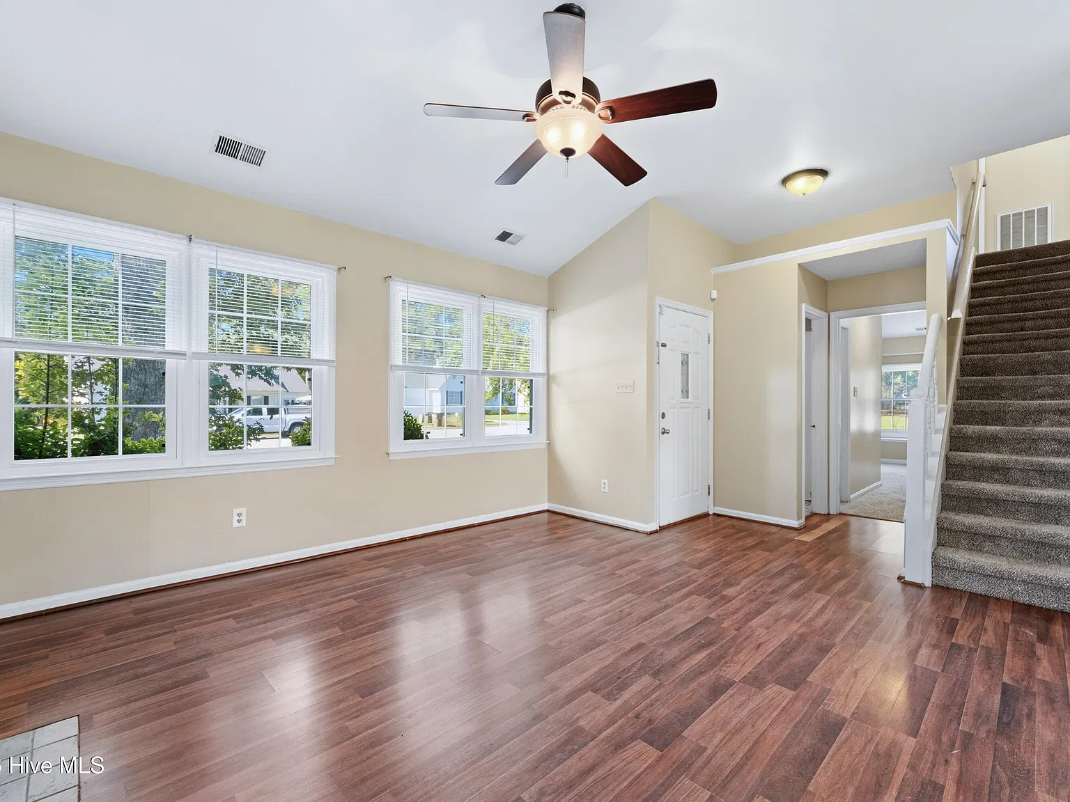 3 bed, 2.0 bath, 1530 sqft, $1,695 — Photo 4