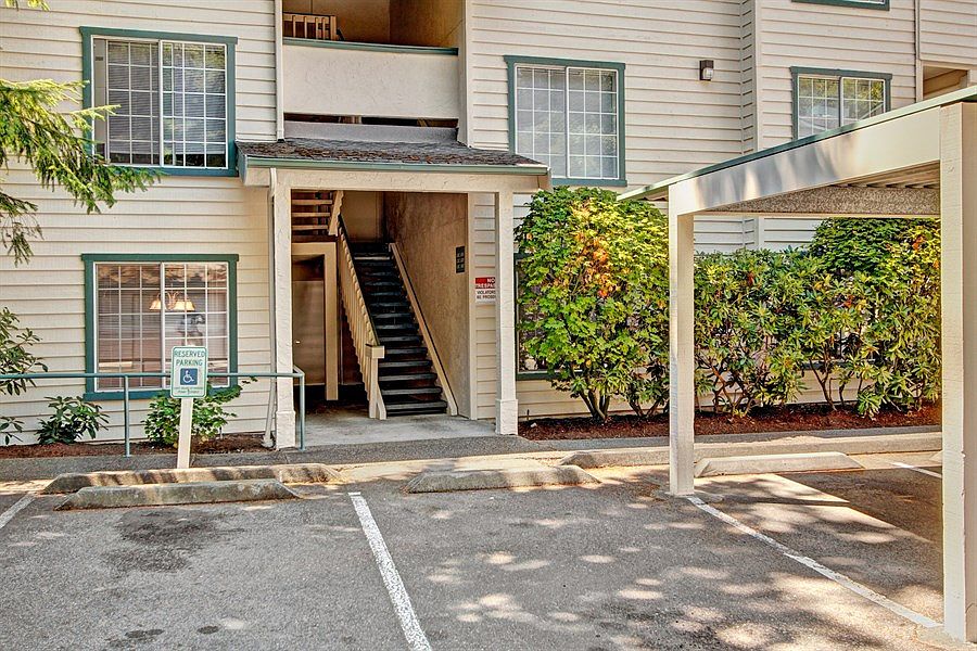 1st image of 17624 1st Ave S #104