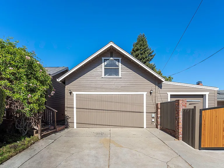 2849 Fernwood St — Photo 14