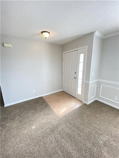 3 bed, 1351 sqft, $1,995 — Photo 3