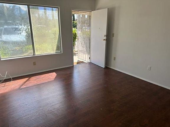 2nd image of 11005 Kittridge St APT 106