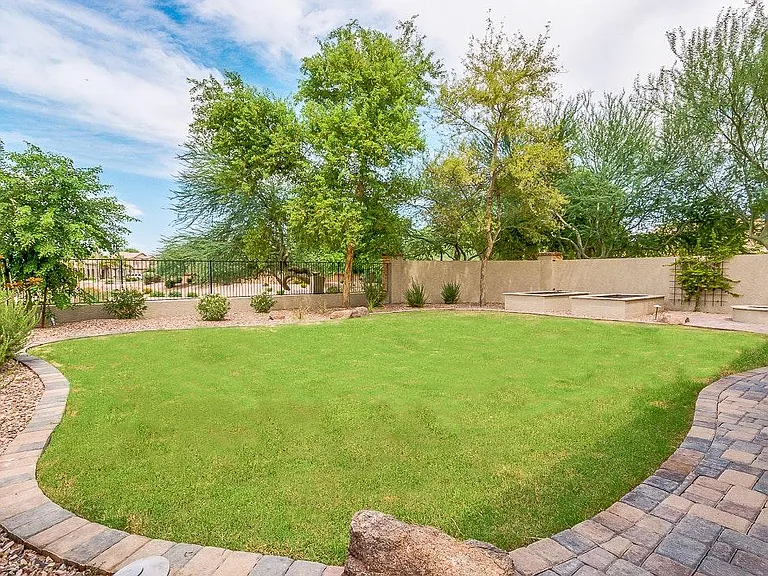 1326 E Macaw Dr — Photo 35