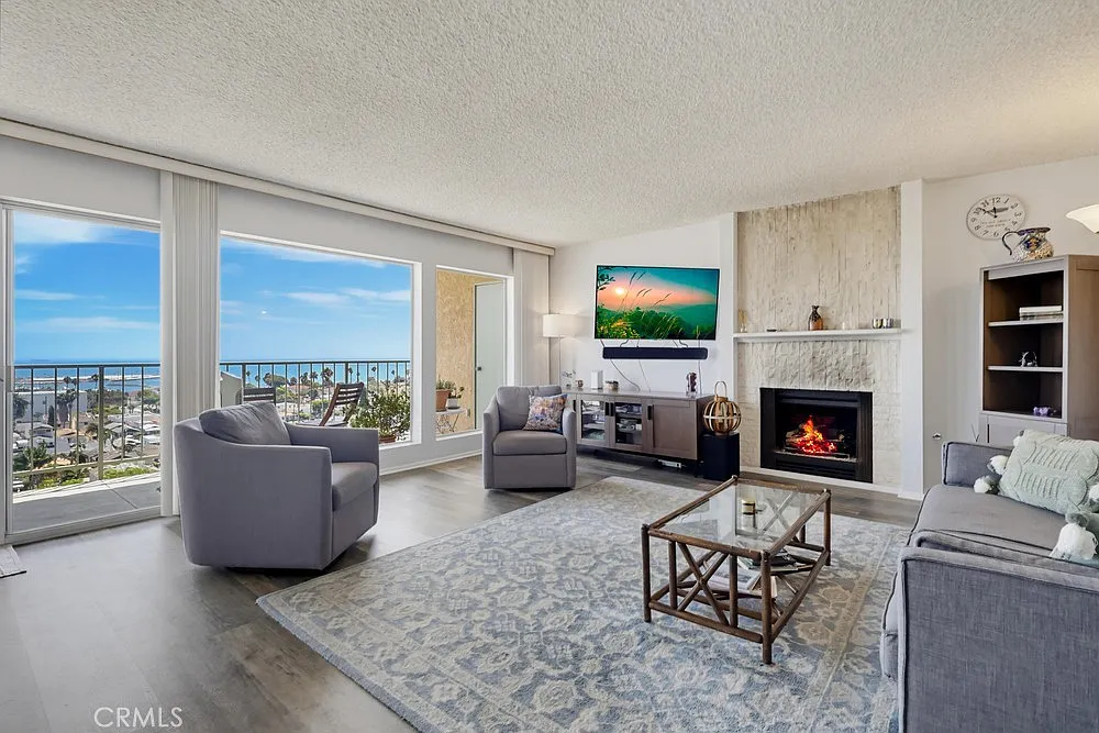 2 bed, 1253 sqft, $3,750 — Photo 3