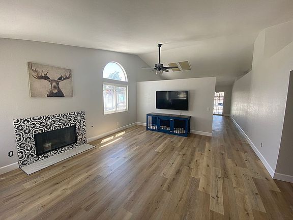 5th image of 24399 Oakridge Cir