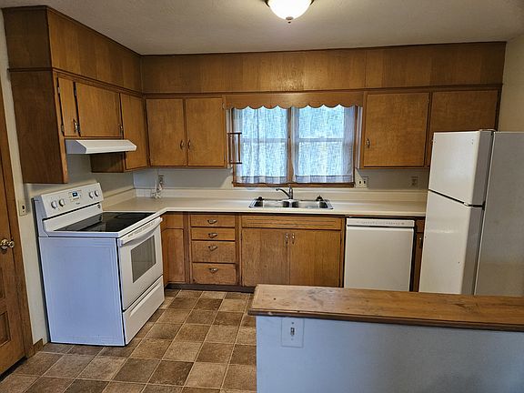 4th image of 2825 N 42nd St