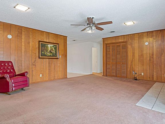 5th image of 806 W 4th St