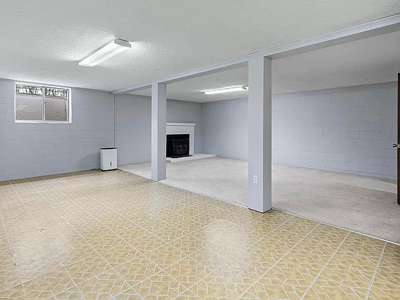 4th image of 616 Starlight Ln