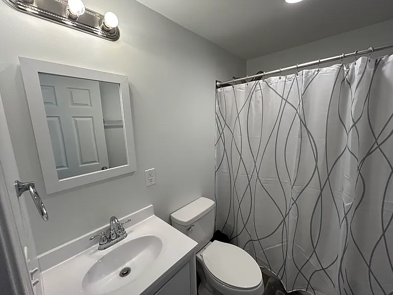 1001 S Greenwood Ave — Photo 8