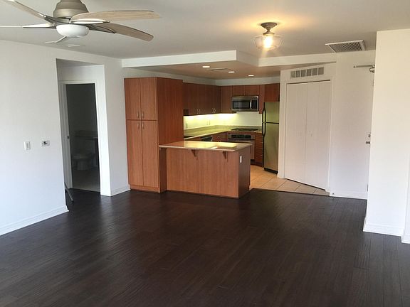 3rd image of 1608 India St Unit 508