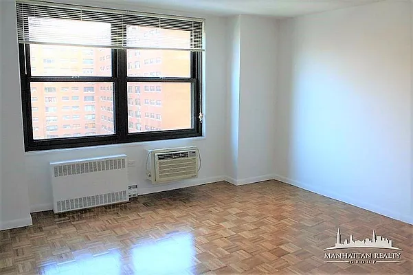 Rented by Manhattan Realty Group | media 5