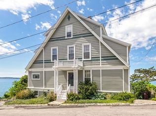 71 Highland Ave, Hull, MA 02045