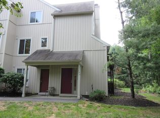 156 Woodlake Dr, Marlton, NJ 08053