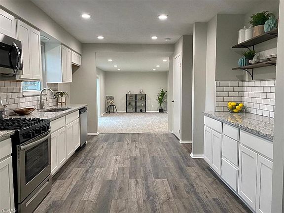 4th image of 9563 Ponderosa Ln