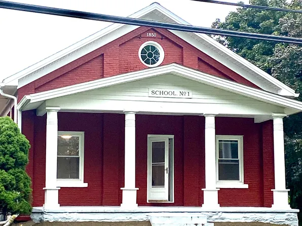 3316 Asbury Rd, Erie, PA 16506