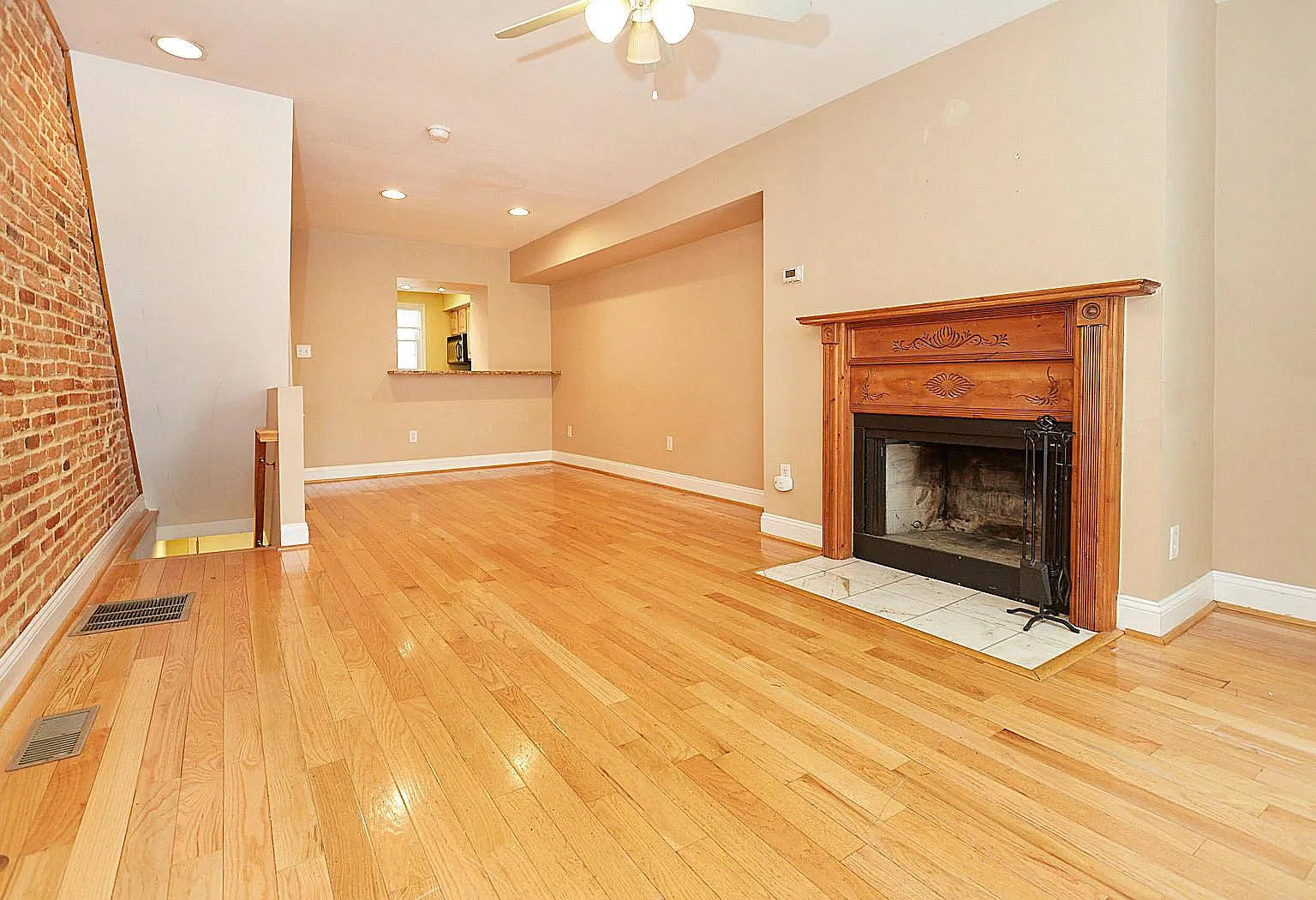 3 bed, 2.5 bath, 1222 sqft, $2,600 — Photo 1