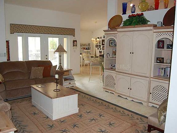 4th image of 520 Worchester Ct