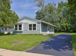 414 Tulsa Ave, Carpentersville, IL 60110