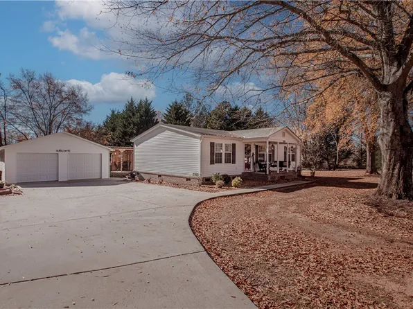 3306 Six And Twenty Rd, Pendleton, SC 29670